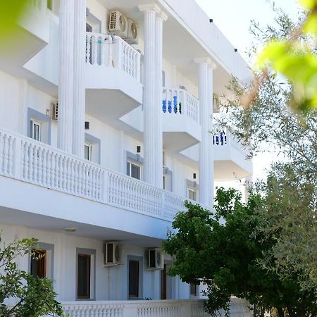 Vila Unique Aparthotel Ksamil Esterno foto