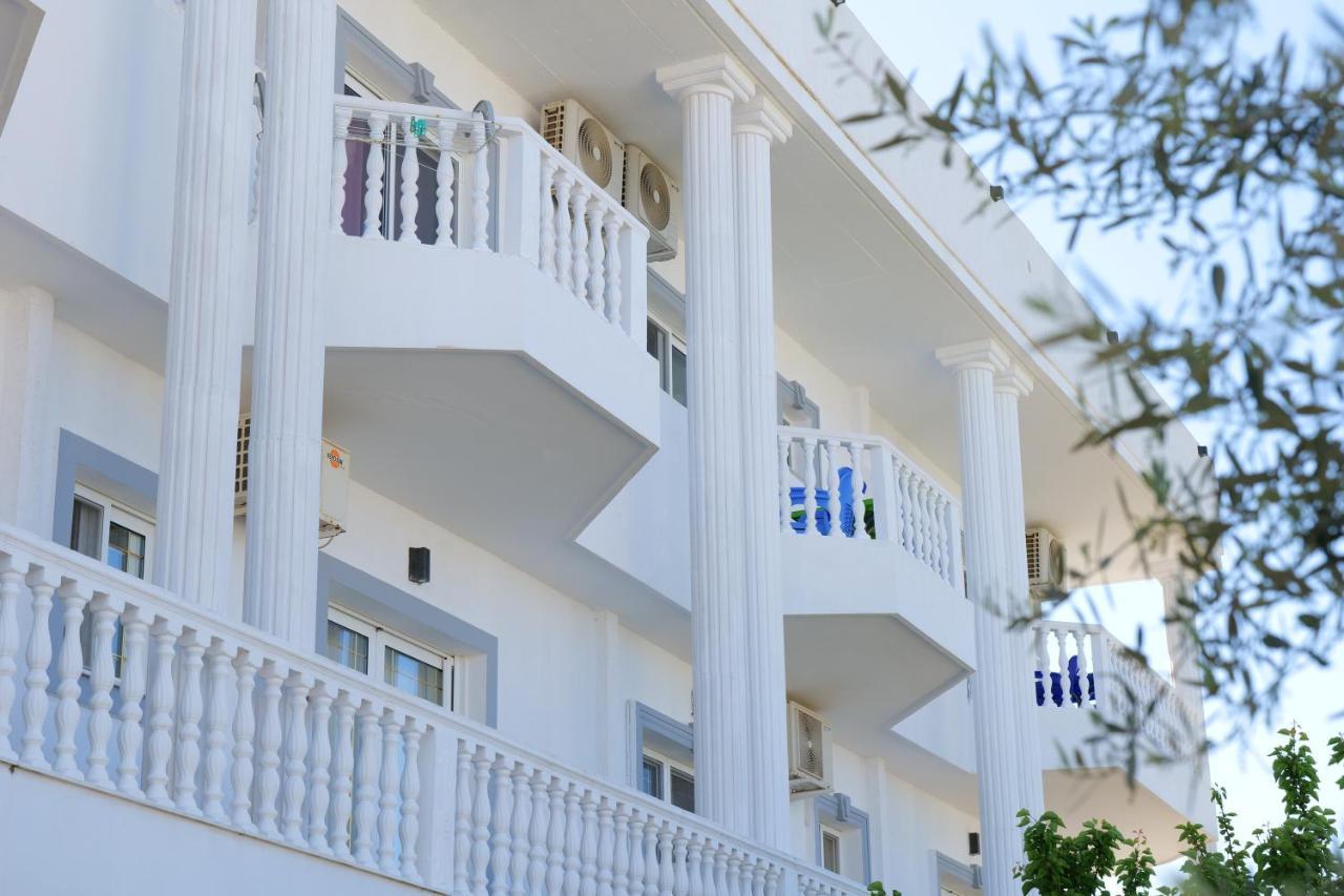 Vila Unique Aparthotel Ksamil Esterno foto