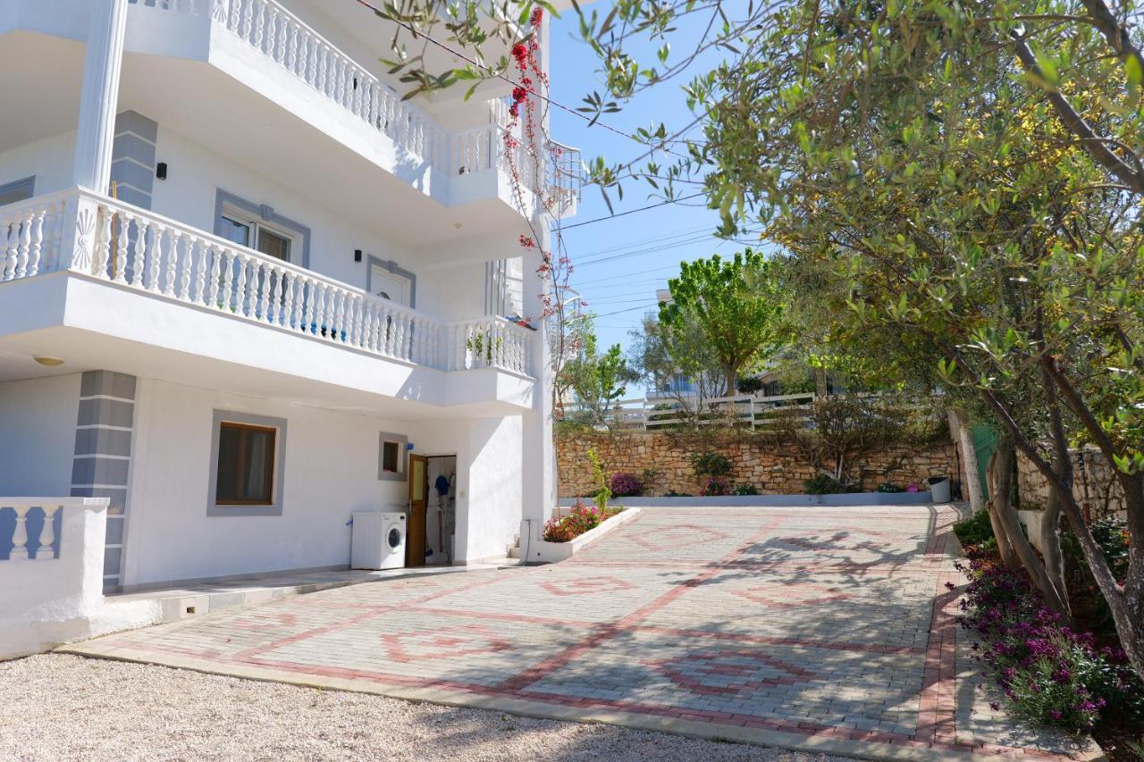 Vila Unique Aparthotel Ksamil Esterno foto