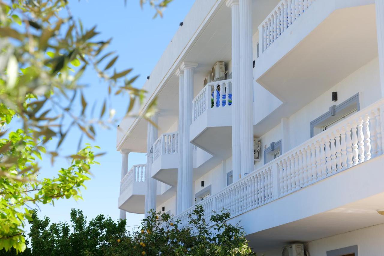 Vila Unique Aparthotel Ksamil Esterno foto