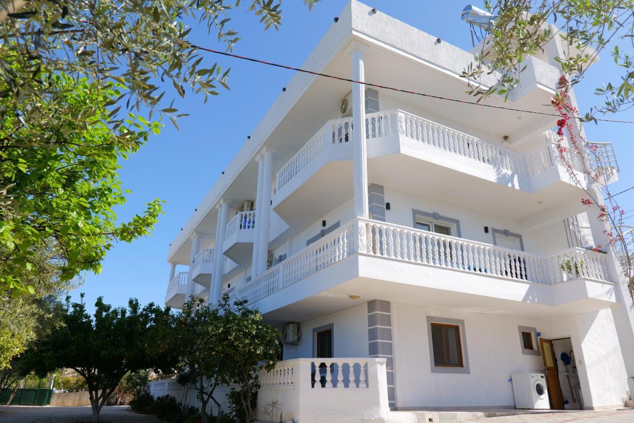 Vila Unique Aparthotel Ksamil Esterno foto