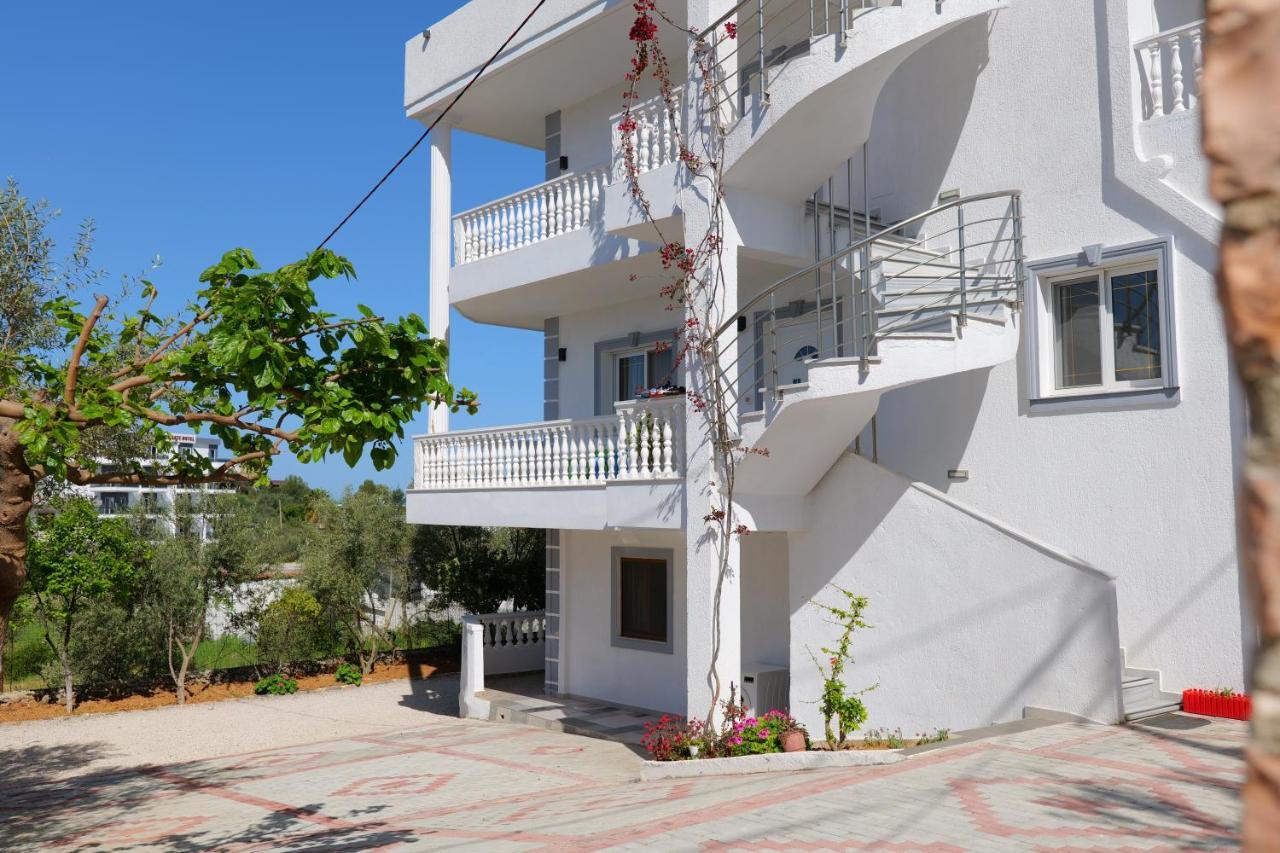 Vila Unique Aparthotel Ksamil Esterno foto