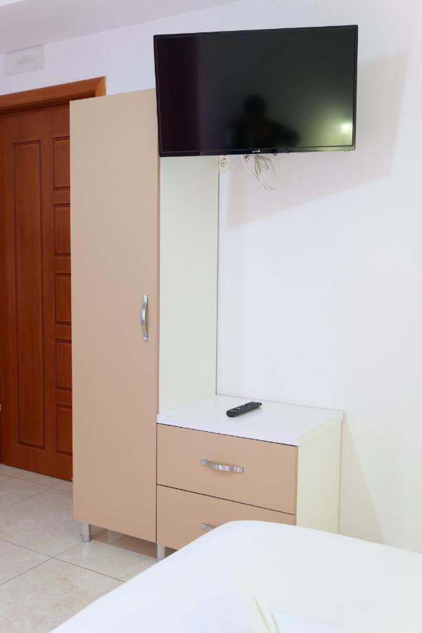 Vila Unique Aparthotel Ksamil Esterno foto