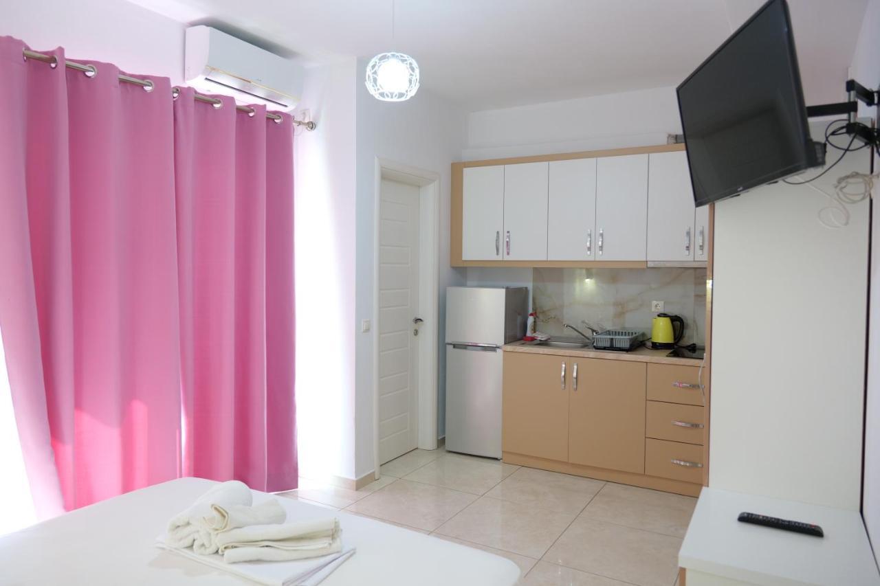 Vila Unique Aparthotel Ksamil Esterno foto
