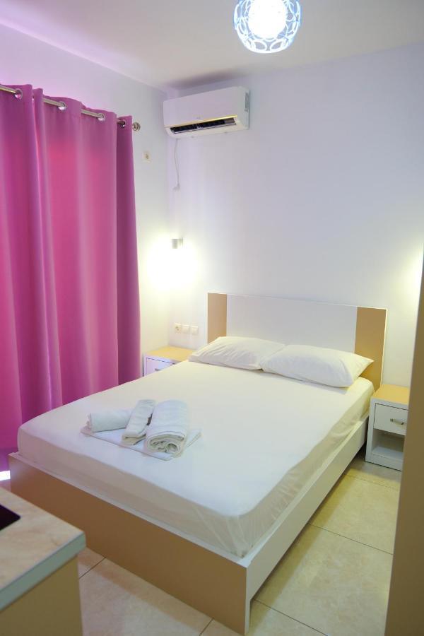 Vila Unique Aparthotel Ksamil Esterno foto