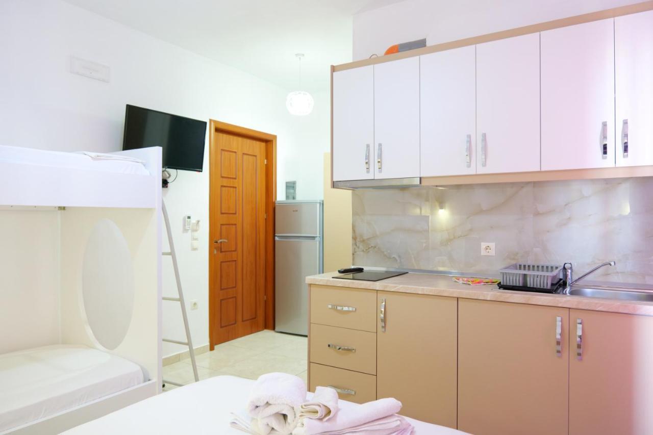 Vila Unique Aparthotel Ksamil Esterno foto