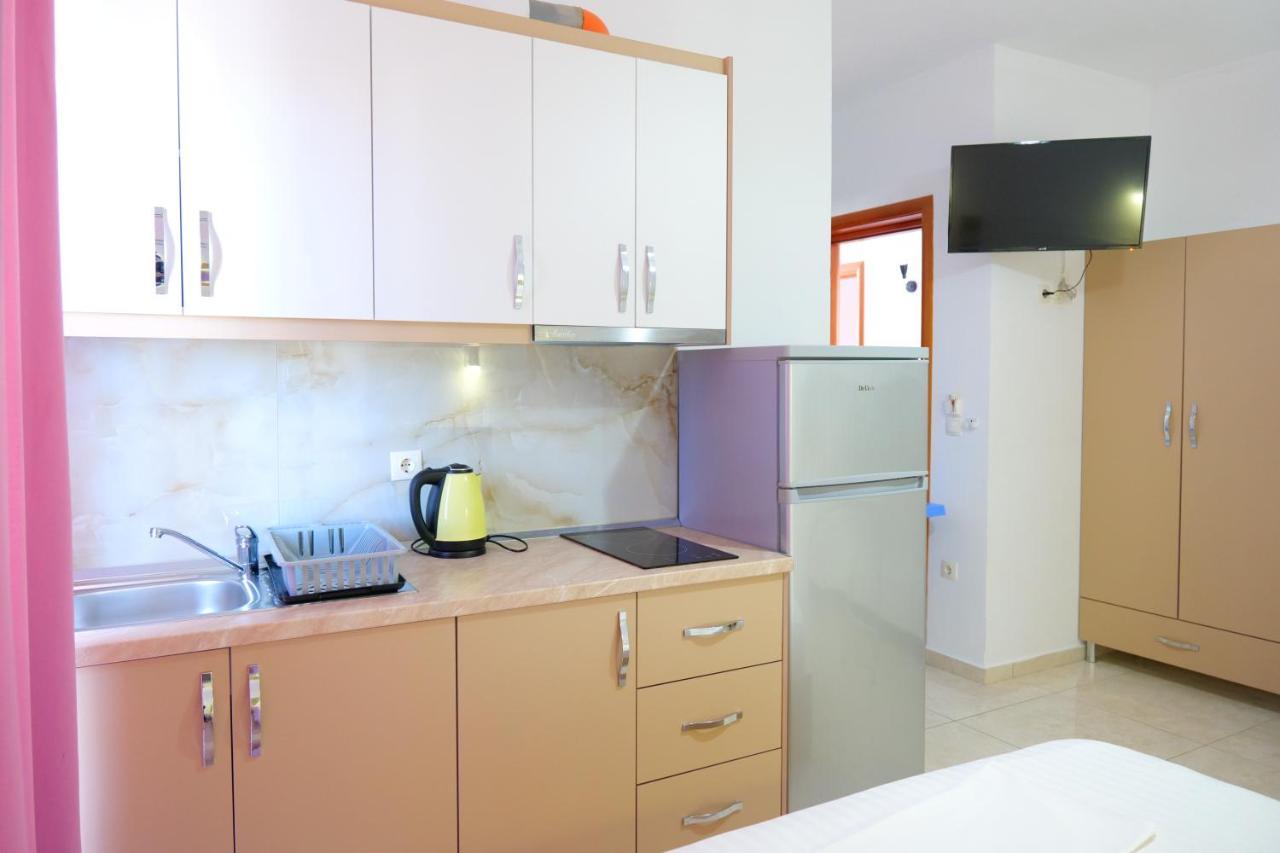 Vila Unique Aparthotel Ksamil Esterno foto