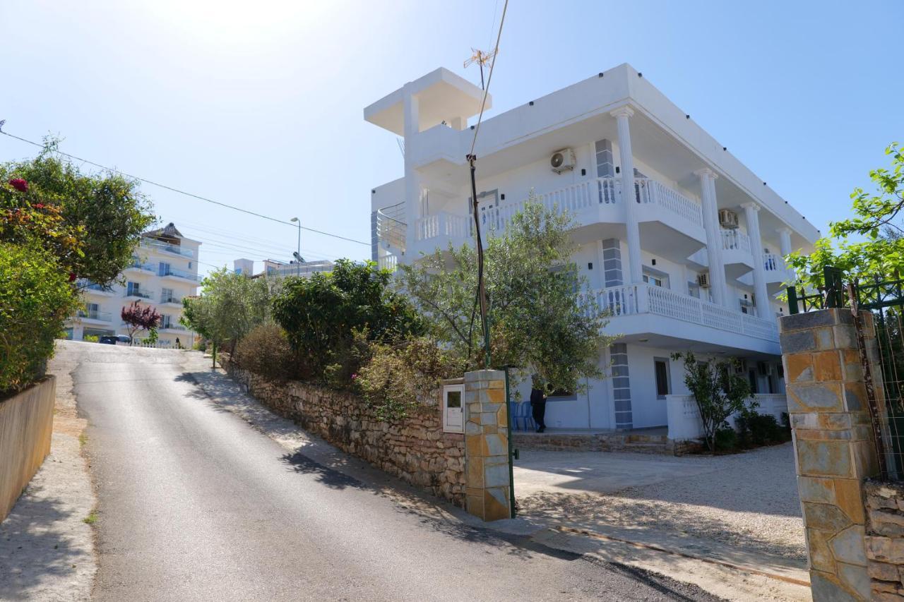 Vila Unique Aparthotel Ksamil Esterno foto