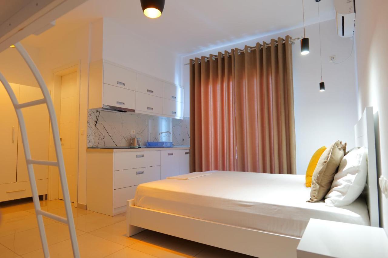 Vila Unique Aparthotel Ksamil Esterno foto
