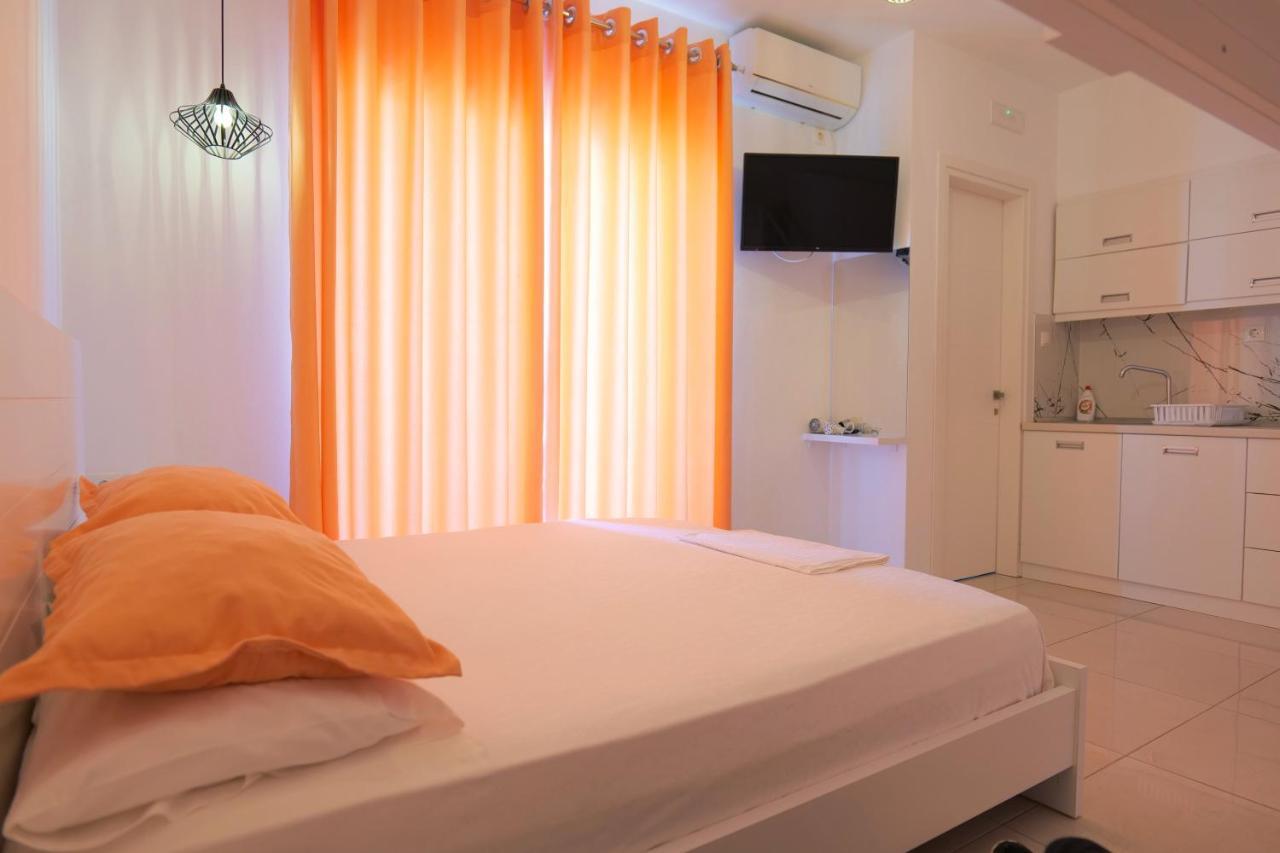 Vila Unique Aparthotel Ksamil Esterno foto