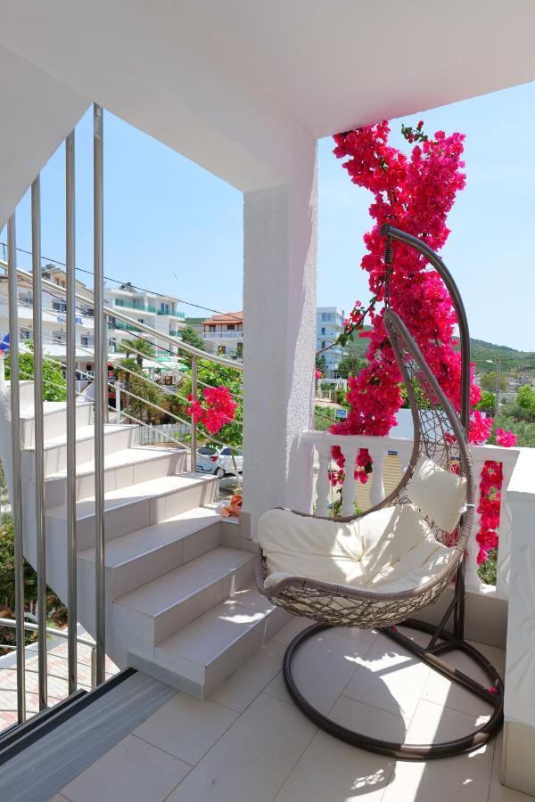 Vila Unique Aparthotel Ksamil Esterno foto