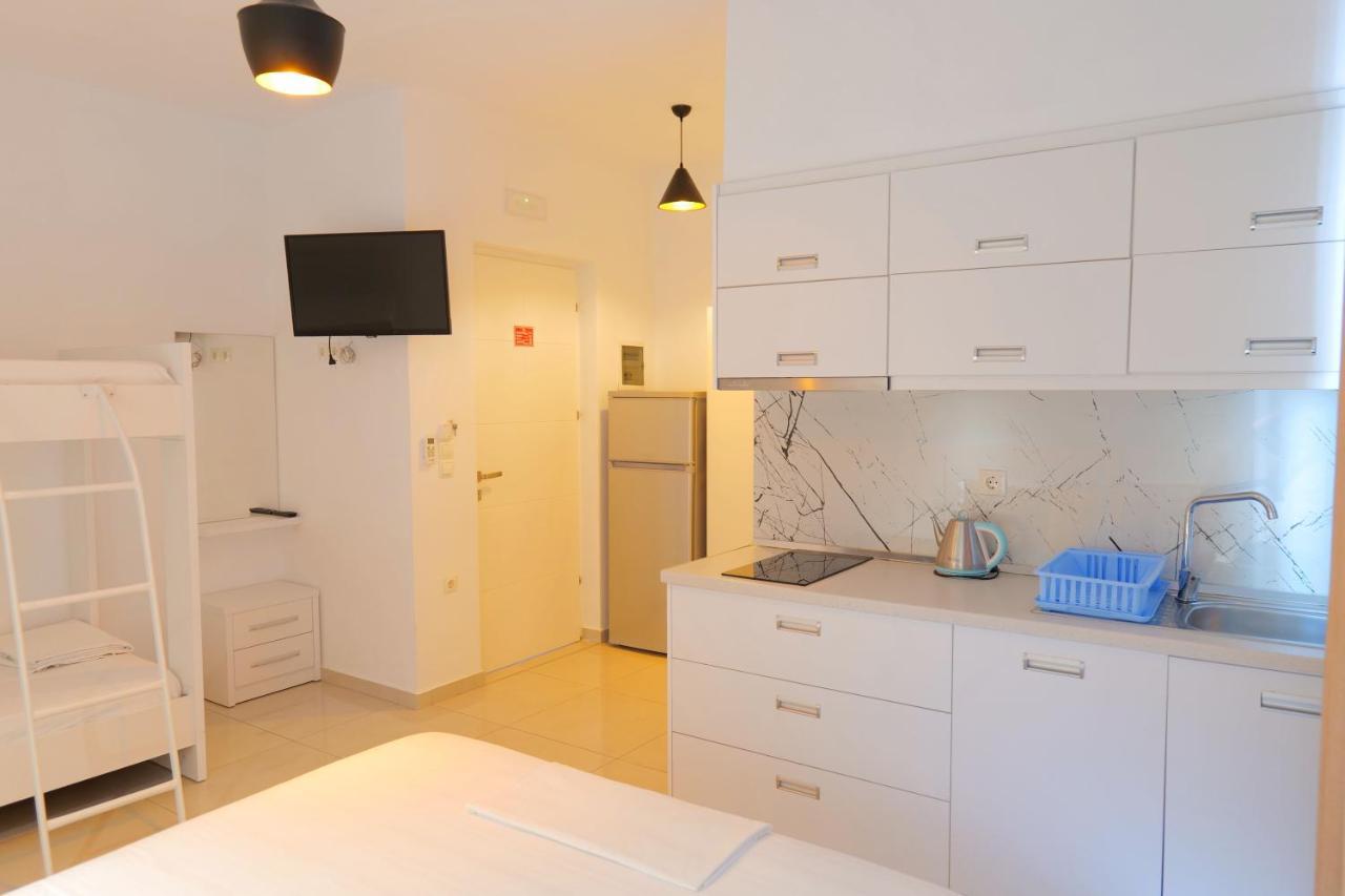 Vila Unique Aparthotel Ksamil Esterno foto